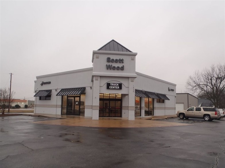 1920 Malcolm Ave, Newport, AR for sale - Primary Photo - Image 1 of 1