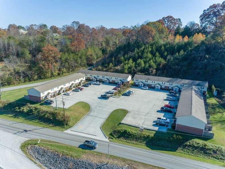 1051 Main St, Jacksboro, TN 37757