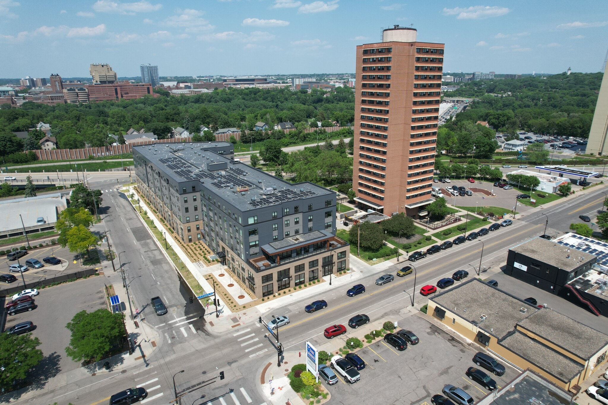 901 27th Ave S, Minneapolis, MN for lease Primary Photo- Image 1 of 4