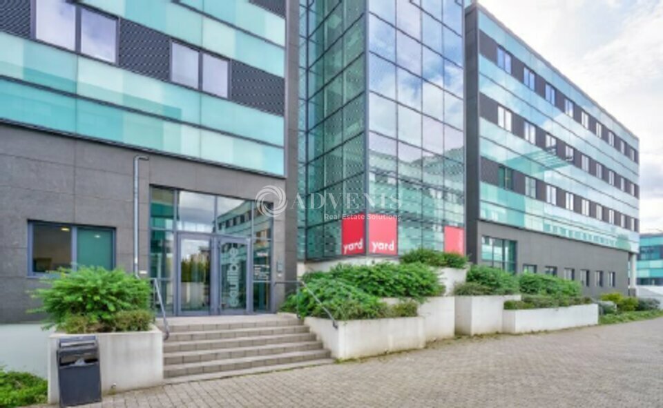 Office in Colombes for sale Building Photo- Image 1 of 13