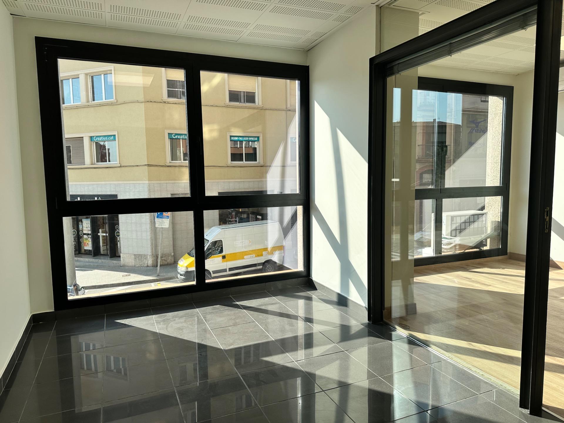 Retail in Manresa, Barcelona for lease Interior Photo- Image 1 of 4