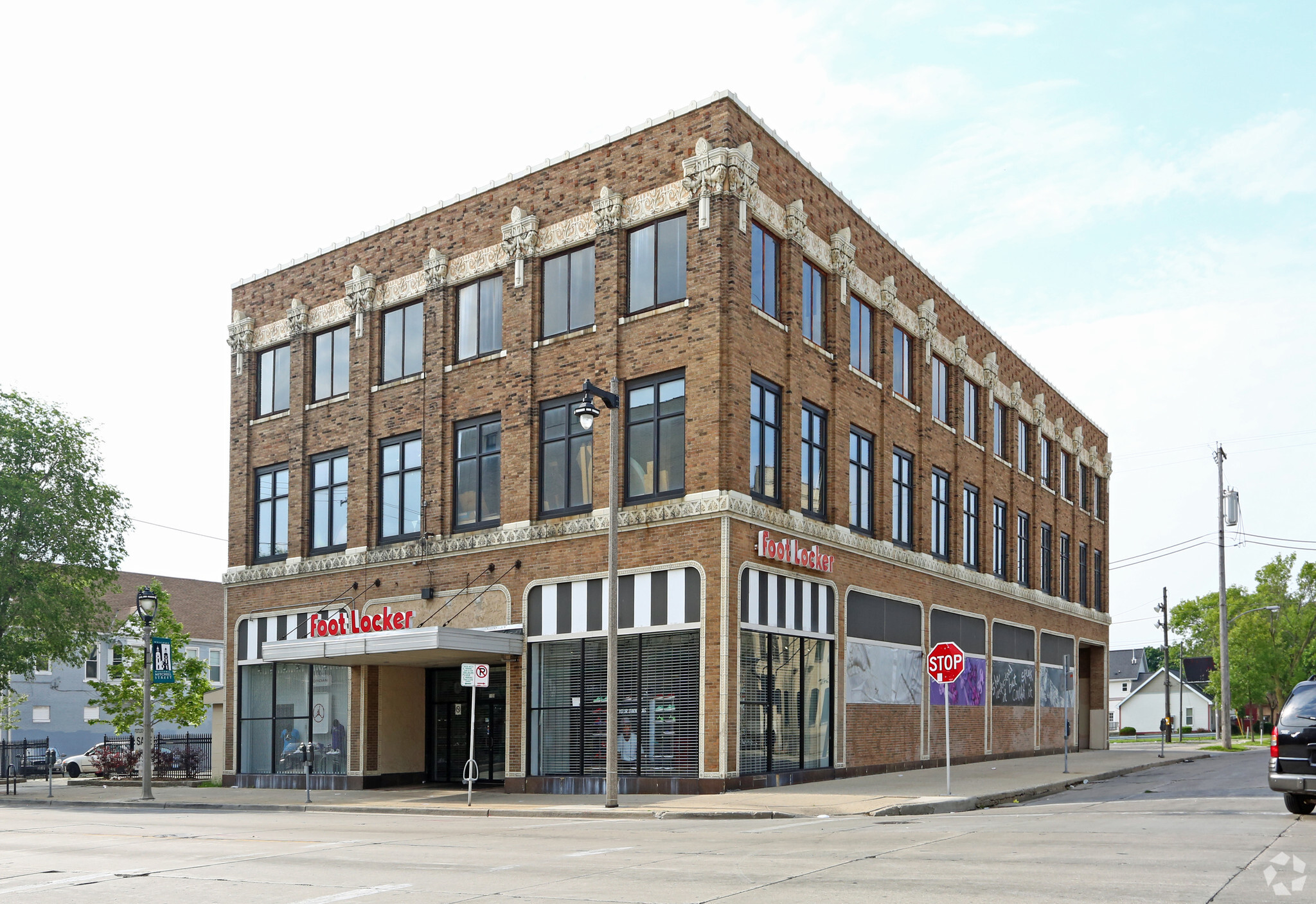 1125-1135 W Historic Mitchell St, Milwaukee, WI for lease Building Photo- Image 1 of 4