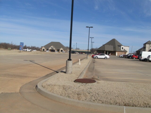N Kickapoo St, Shawnee, OK for sale Building Photo- Image 1 of 1
