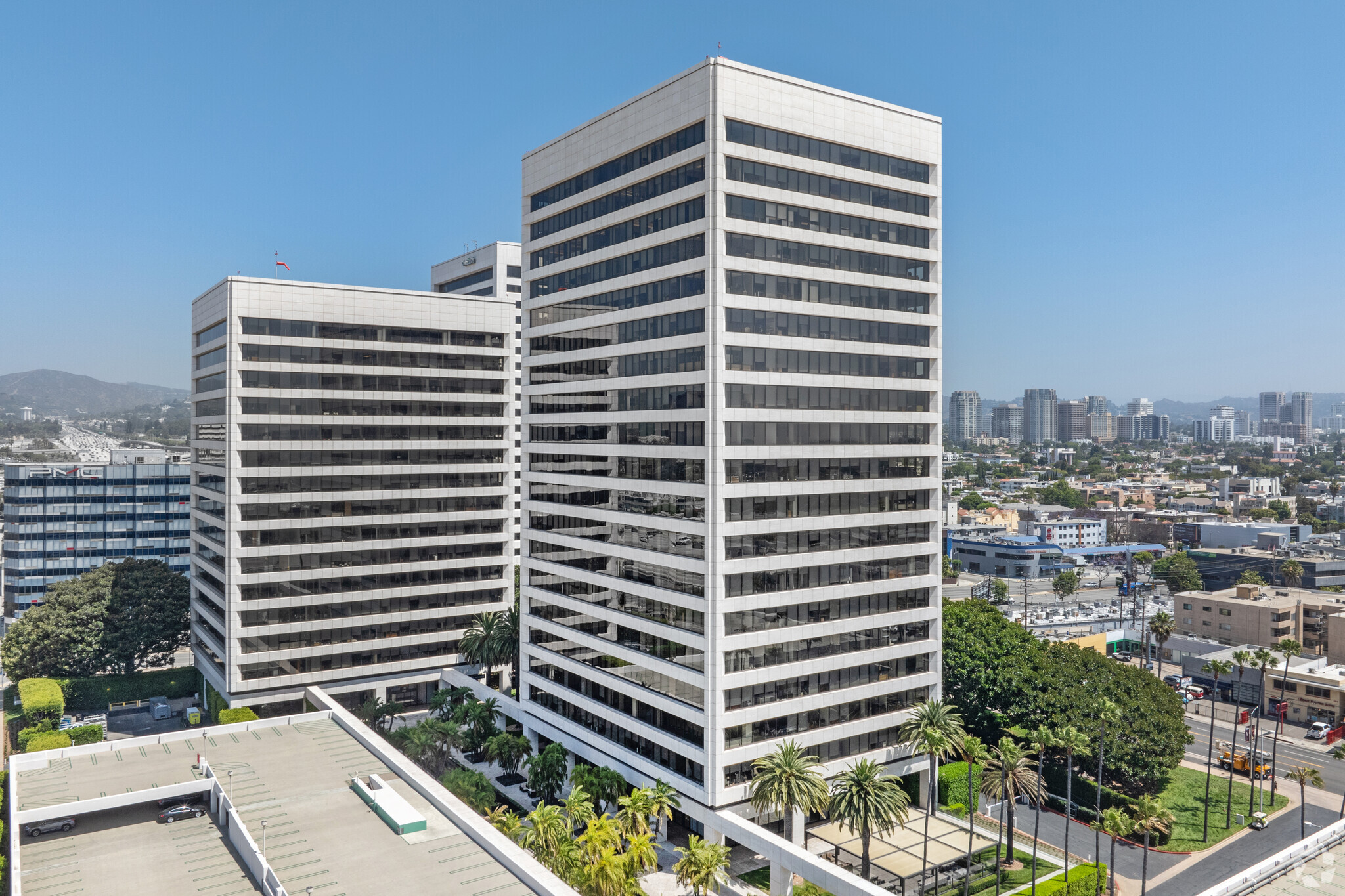 11100 Santa Monica Blvd, Los Angeles, CA for lease Building Photo- Image 1 of 13