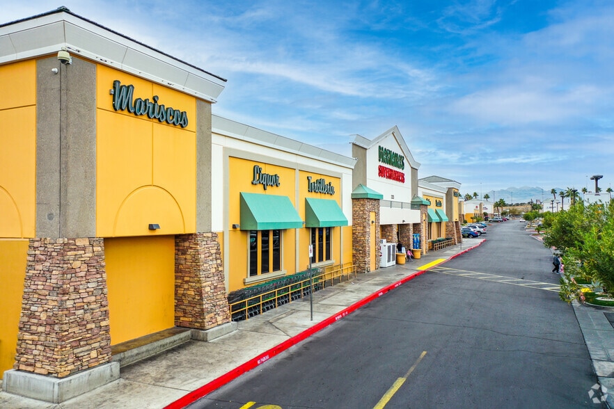 2235 E Cheyenne Ave, Las Vegas, NV for lease - Primary Photo - Image 2 of 10