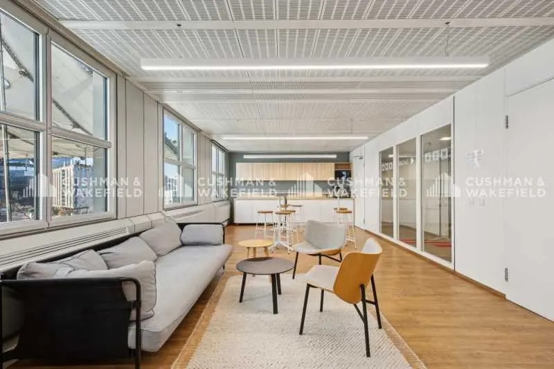 Office in Puteaux for lease Building Photo- Image 1 of 21