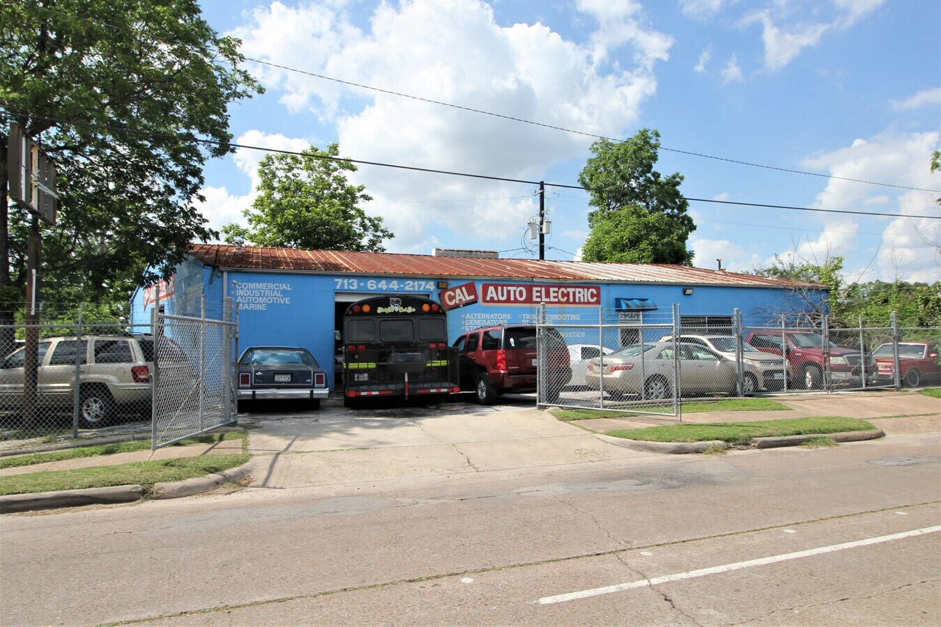 6251 Griggs Rd, Houston, TX 77023 AUTO RETAIL OFFICE