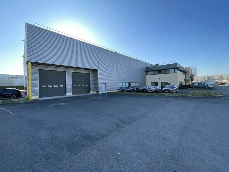 11 Rue De La Grande Borne, Le Mesnil-Amelot for lease - Building Photo - Image 1 of 6