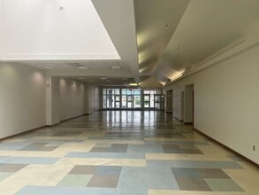 760-780 Broad St, Montoursville, PA for lease Building Photo- Image 2 of 5