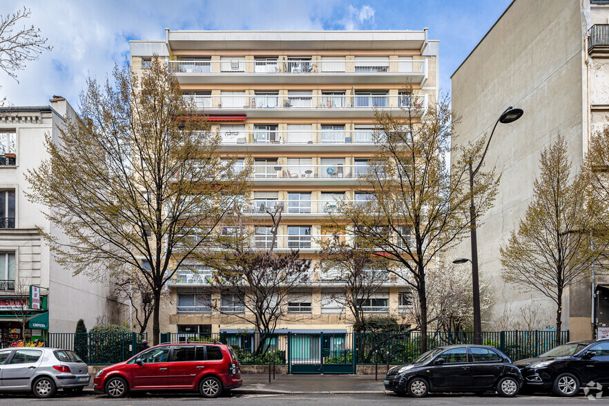 Multifamily in Paris for sale - Primary Photo - Image 1 of 3