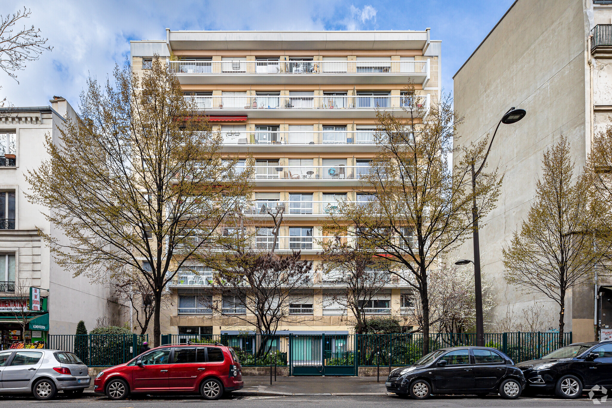 Multifamily in Paris for sale Primary Photo- Image 1 of 4