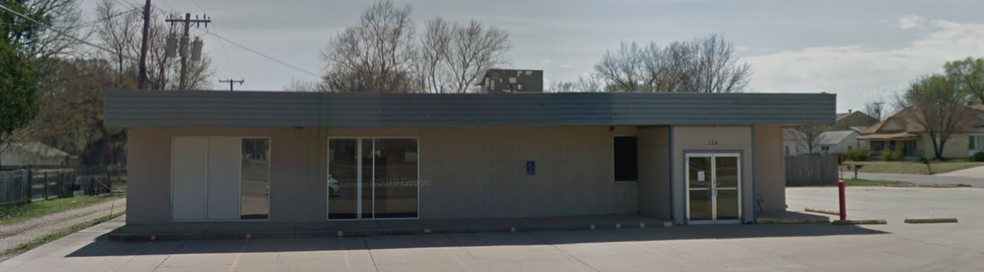 124 W 15th St, Wellington, KS for sale - Building Photo - Image 1 of 2