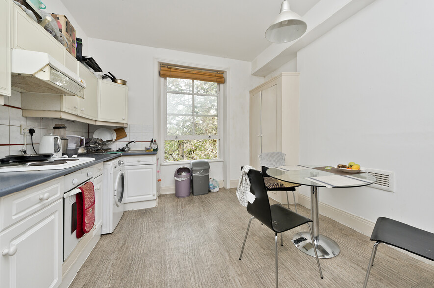 62 Goldhawk Rd, London for sale - Building Photo - Image 3 of 8