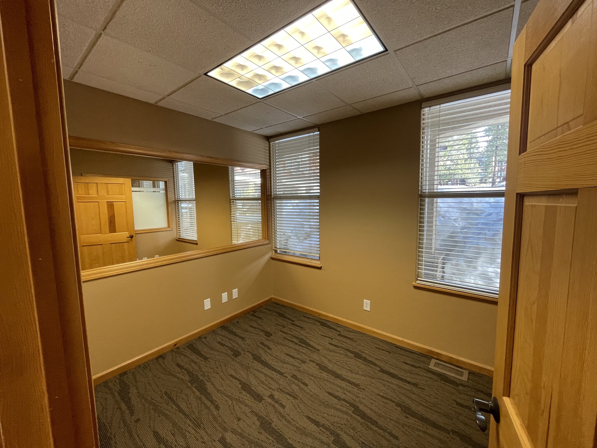 937 Tahoe Blvd, Incline Village, NV for lease Building Photo- Image 1 of 2