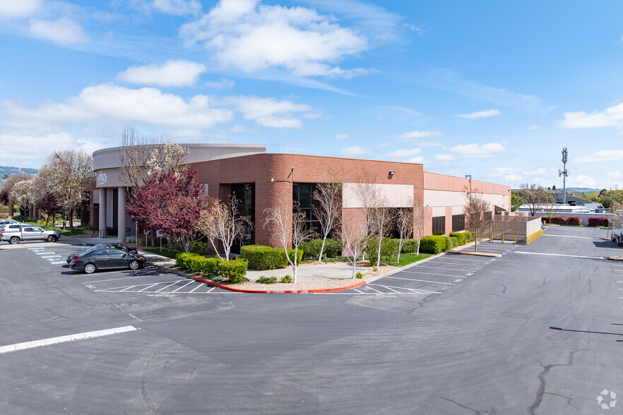 2090 Marina Ave, Petaluma, CA for lease - Building Photo - Image 1 of 7