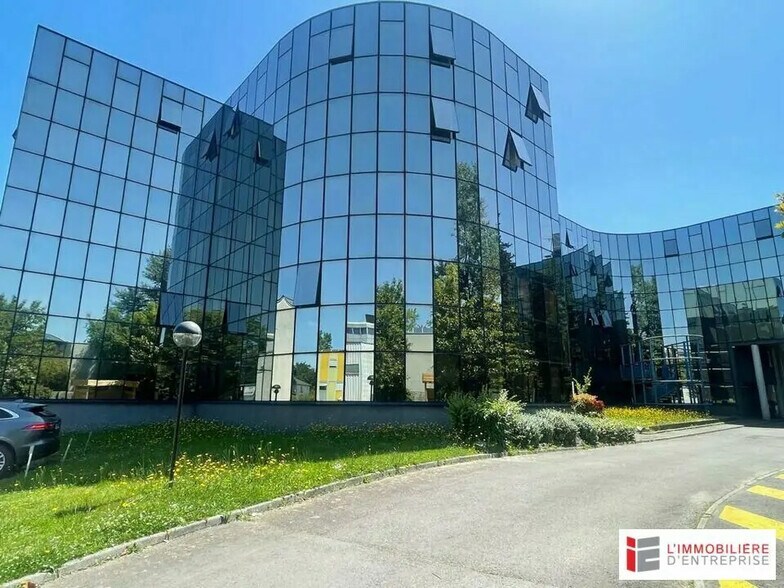 Office in Rennes for lease - Building Photo - Image 3 of 9