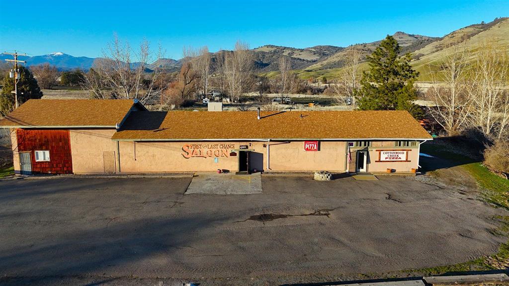 14724 Hornbrook rd, Hornbrook, CA for sale Building Photo- Image 1 of 33