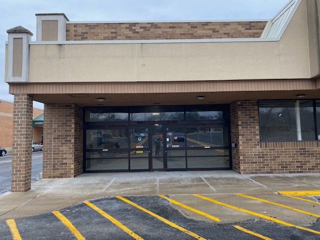 675-707 W Pershing Ave, Decatur, IL for lease - Building Photo - Image 2 of 3