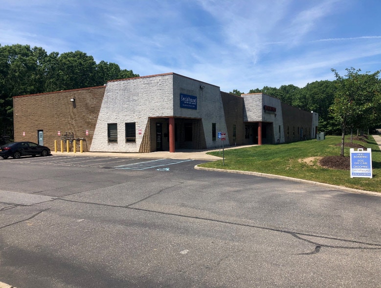 130 N Belle Mead Rd, East Setauket, NY for sale - Building Photo - Image 1 of 4