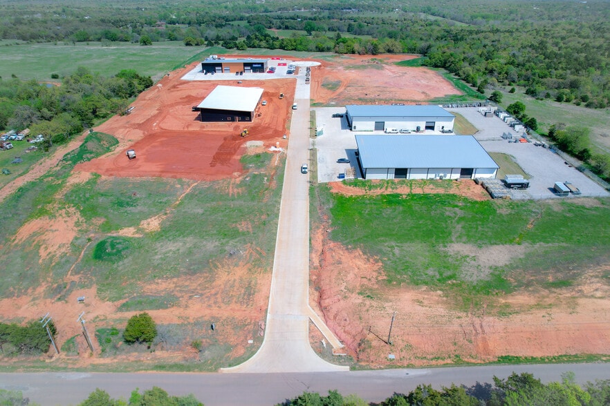 1662 Freedom Market Pl, Edmond, OK for lease - Building Photo - Image 1 of 7
