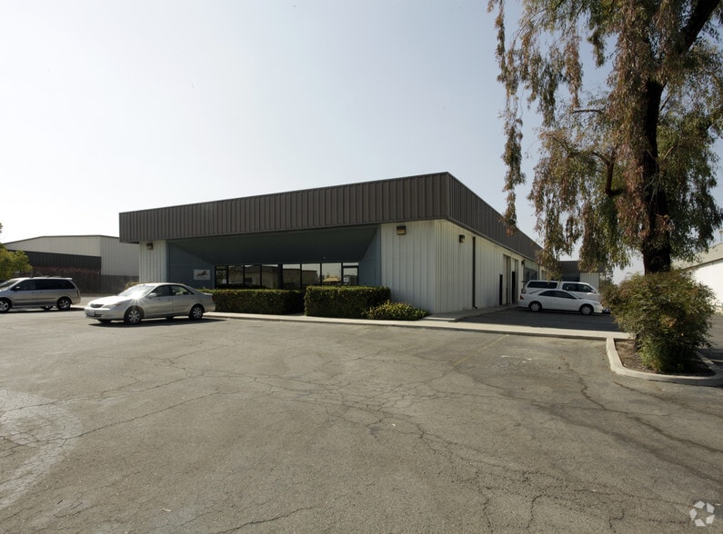 4031 Alken St, Bakersfield, CA for lease - Building Photo - Image 2 of 7