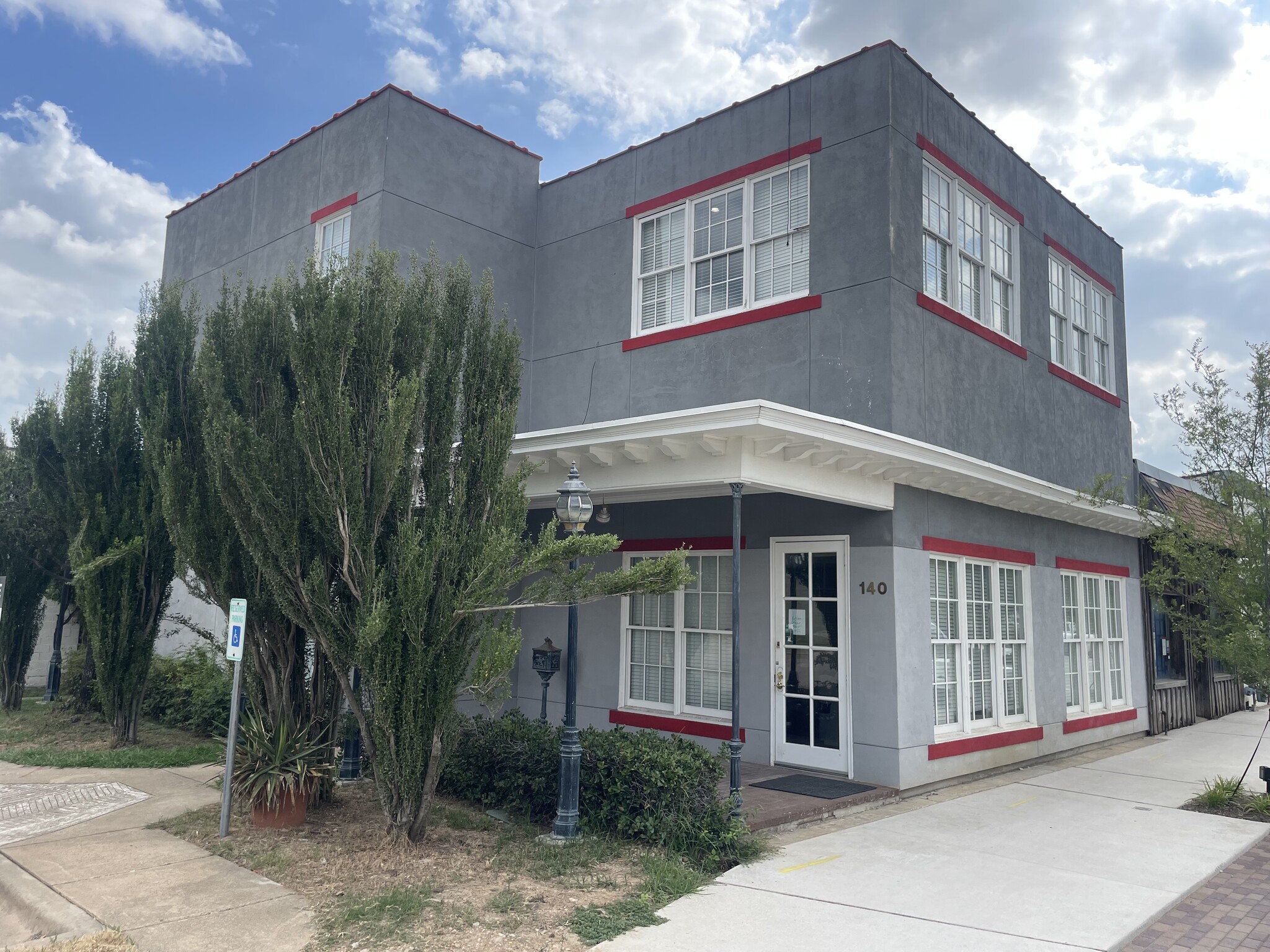 140 E Irving Blvd, Irving, TX for lease Building Photo- Image 1 of 11