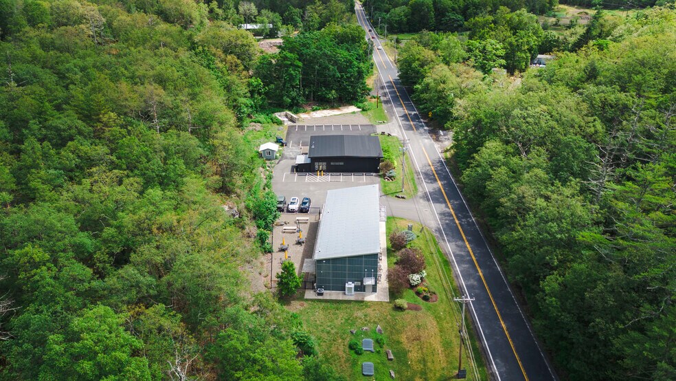 1776 Route 212 Saugerties NY - 1776 Route 212 Saugerties NY Building Photo 3 Large 