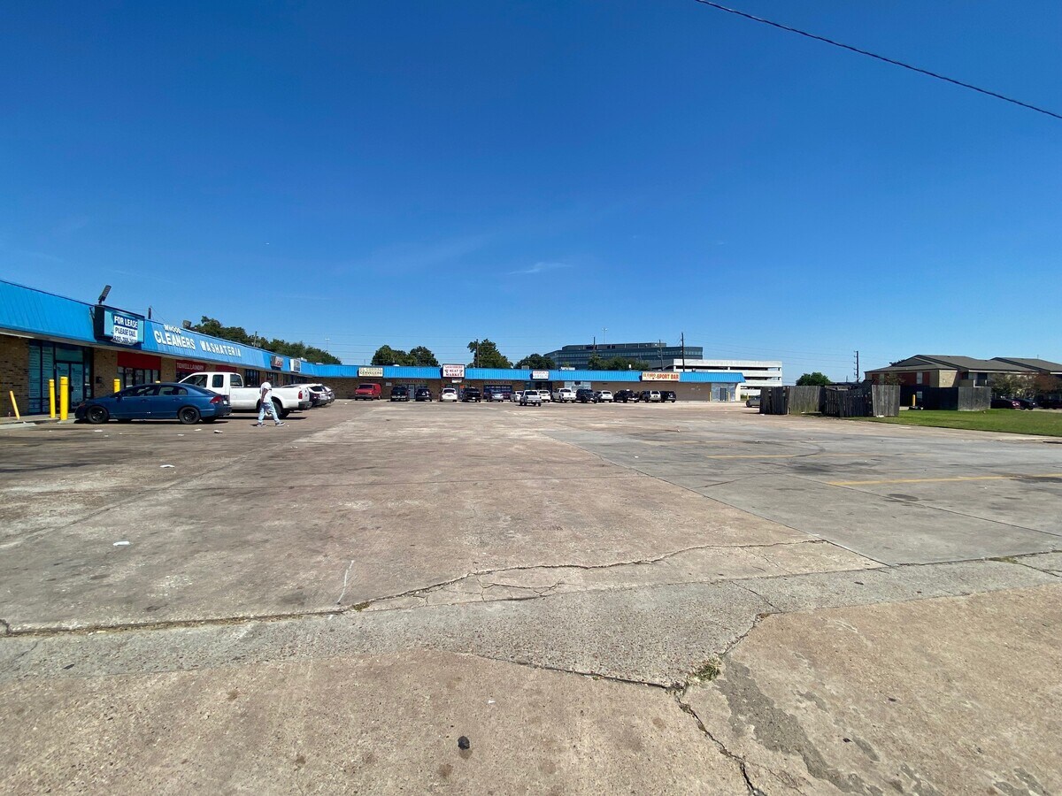 8104 W Tidwell, Houston, TX 77040