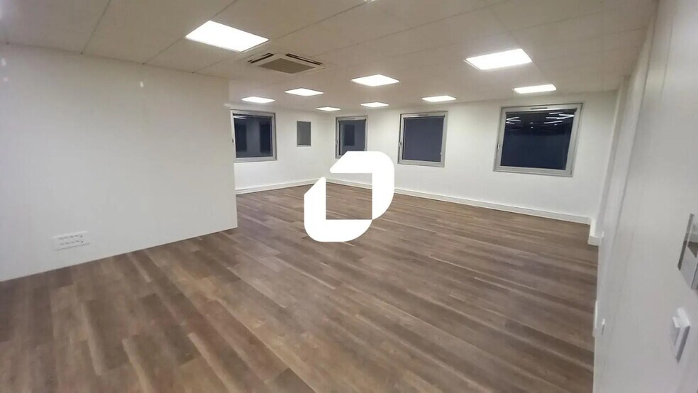 Office in Lille for sale - Interior Photo - Image 2 of 10