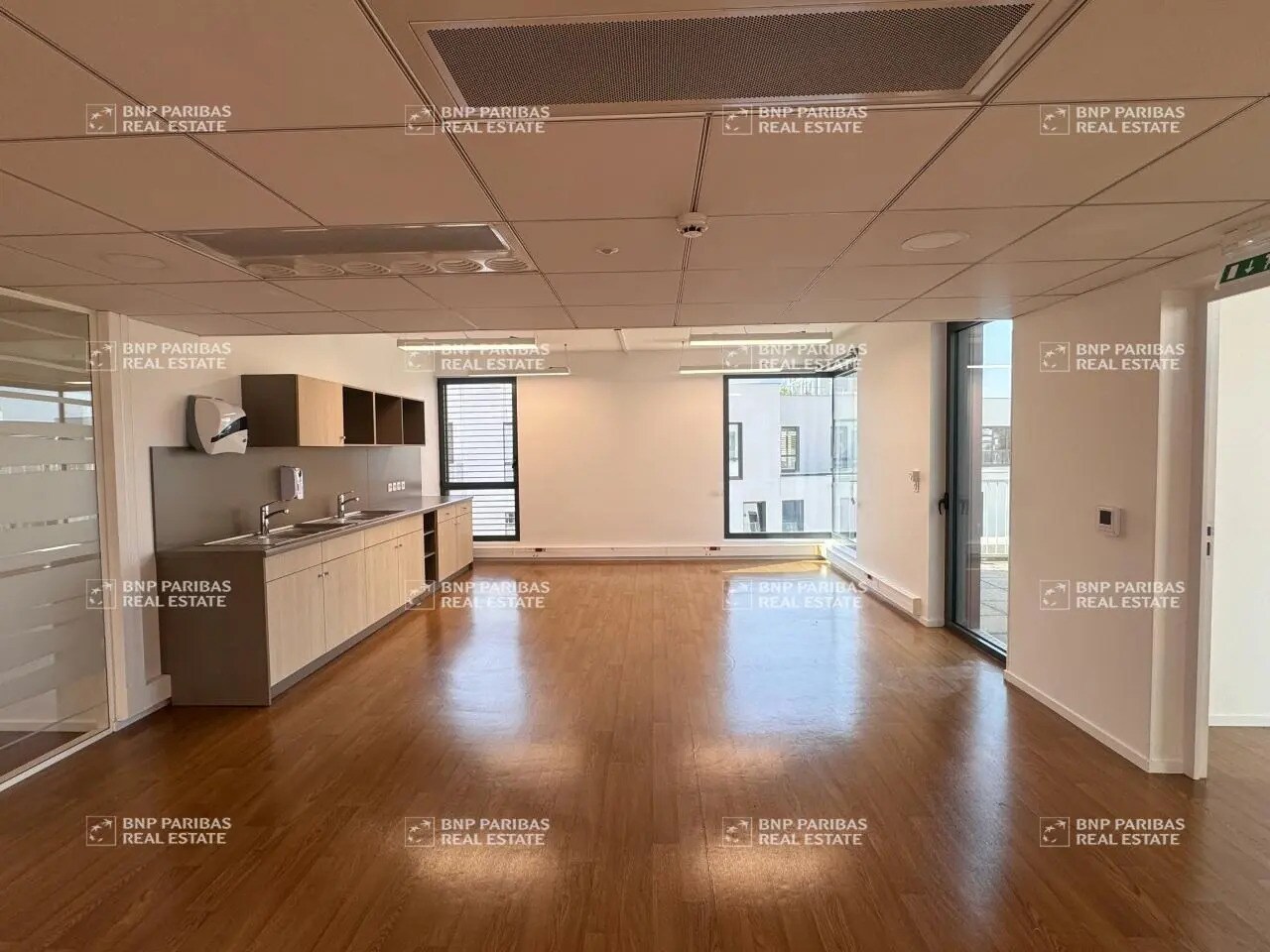 Office in Meylan for lease Building Photo- Image 1 of 8