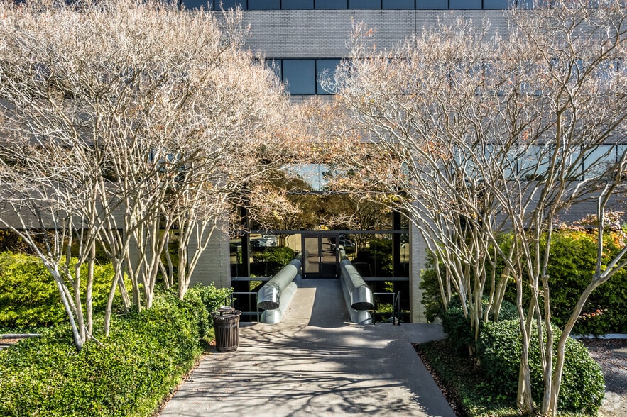 850 Ridge Lake Blvd, Memphis, TN for lease - Building Photo - Image 2 of 4