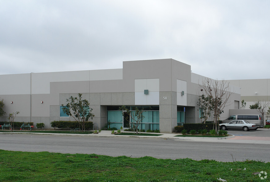 511 N Elevar St, Oxnard, CA for lease - Primary Photo - Image 1 of 9