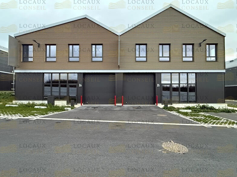 Flex in Groslay for lease - Building Photo - Image 2 of 9