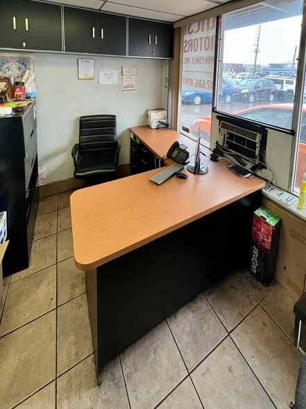 7 Hansen Rd, Brampton, ON for sale - Building Photo - Image 3 of 12