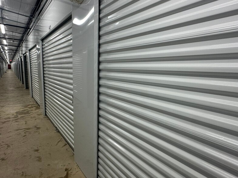 2195 E Cherry St, Paris, TX for sale - Building Photo - Image 3 of 8