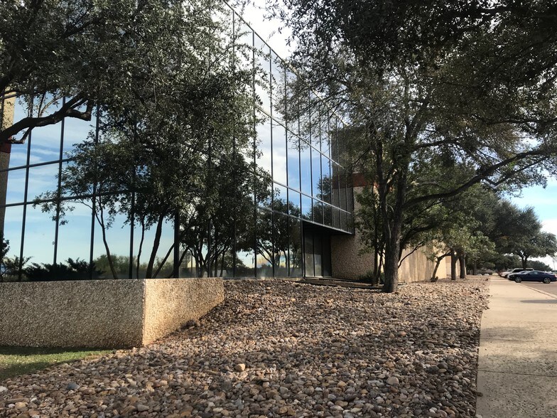 14001 Mines Rd, Laredo, TX 78045