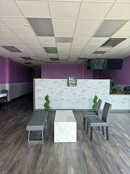 2233 N Ridge Rd, Wichita, KS for lease - Interior Photo - Image 2 of 3