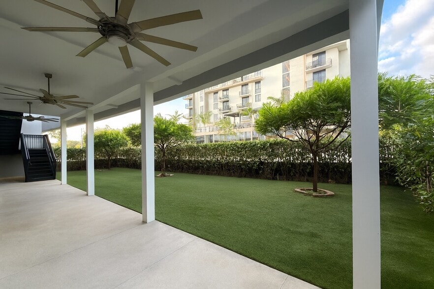 18651 NE 24th Pl, Miami, FL for sale - Building Photo - Image 3 of 14