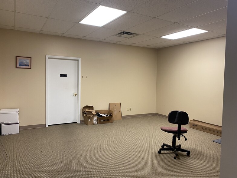 512-520 N West Bypass, Springfield, MO for lease - Interior Photo - Image 3 of 10