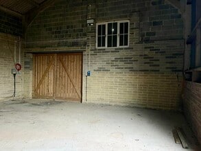 Sincox Ln, Partridge Green for lease Interior Photo- Image 1 of 2