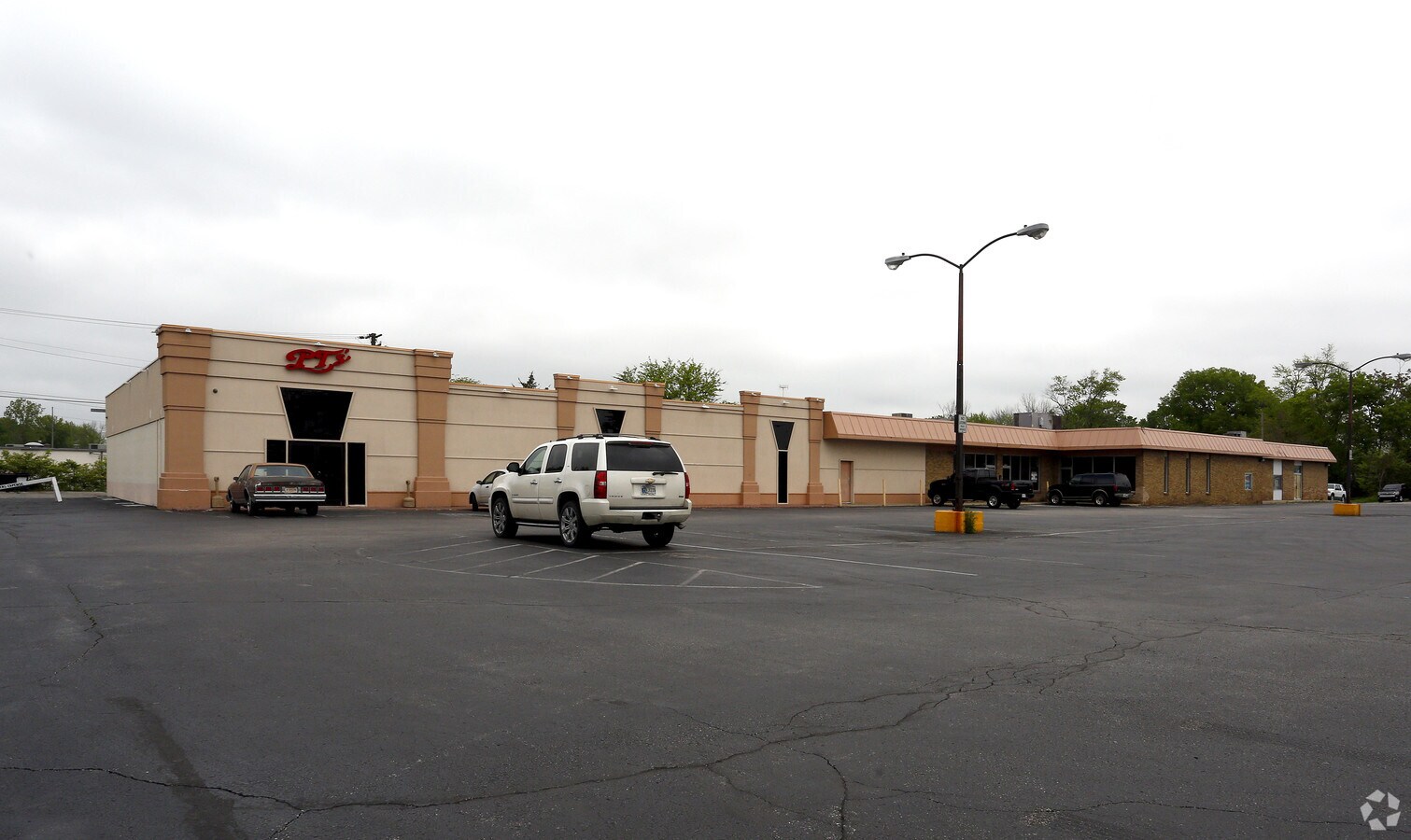 7946 Pendleton Pike, Indianapolis, IN 46226