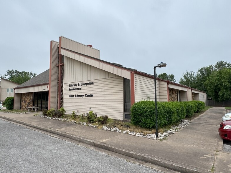 1800 S Jackson Ave, Tulsa, OK for sale - Building Photo - Image 3 of 12