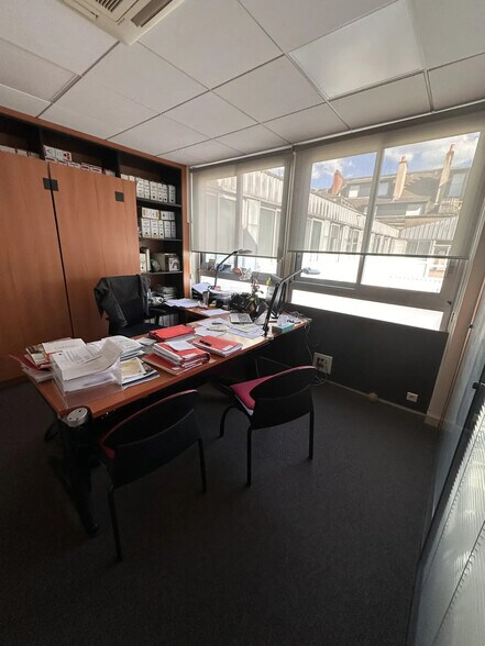 Office in Angers for sale - Building Photo - Image 2 of 5