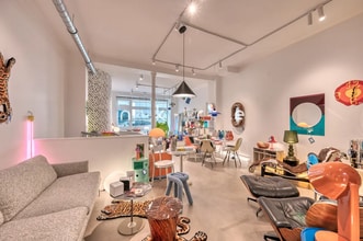 Retail in Paris for lease Interior Photo- Image 2 of 7