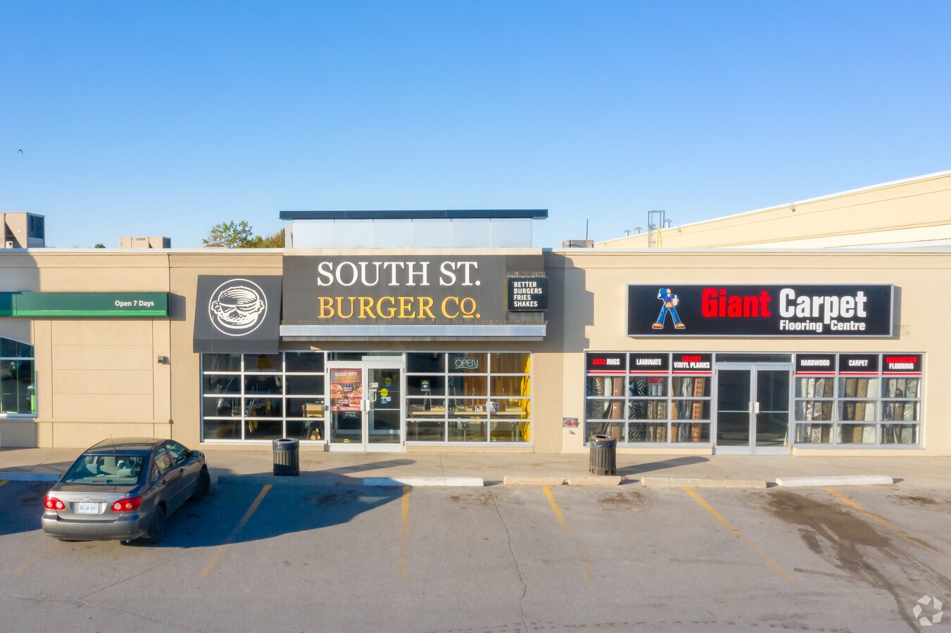 534 Bayfield St, Barrie, ON L4M 3C2