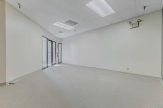 48 S Old Rand Rd, Lake Zurich, IL for lease Interior Photo- Image 1 of 5