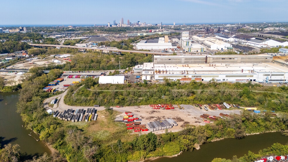 550 Harvard Ave, Cuyahoga Heights, OH for lease - Building Photo - Image 3 of 8