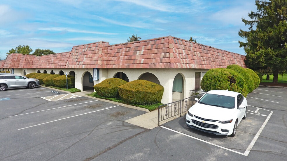 1015 S 40th Ave, Yakima, WA for sale - Building Photo - Image 2 of 17