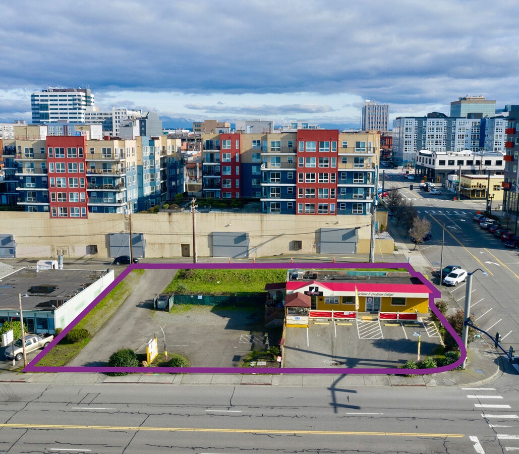 2831 W Marine View Dr, Everett, WA 98201