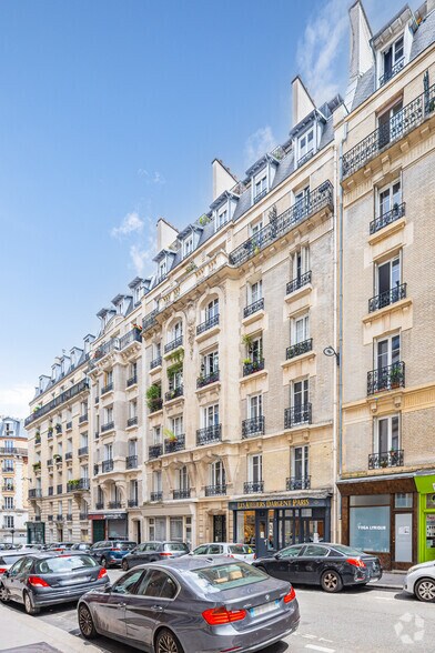 Retail in Paris for lease - Primary Photo - Image 1 of 1